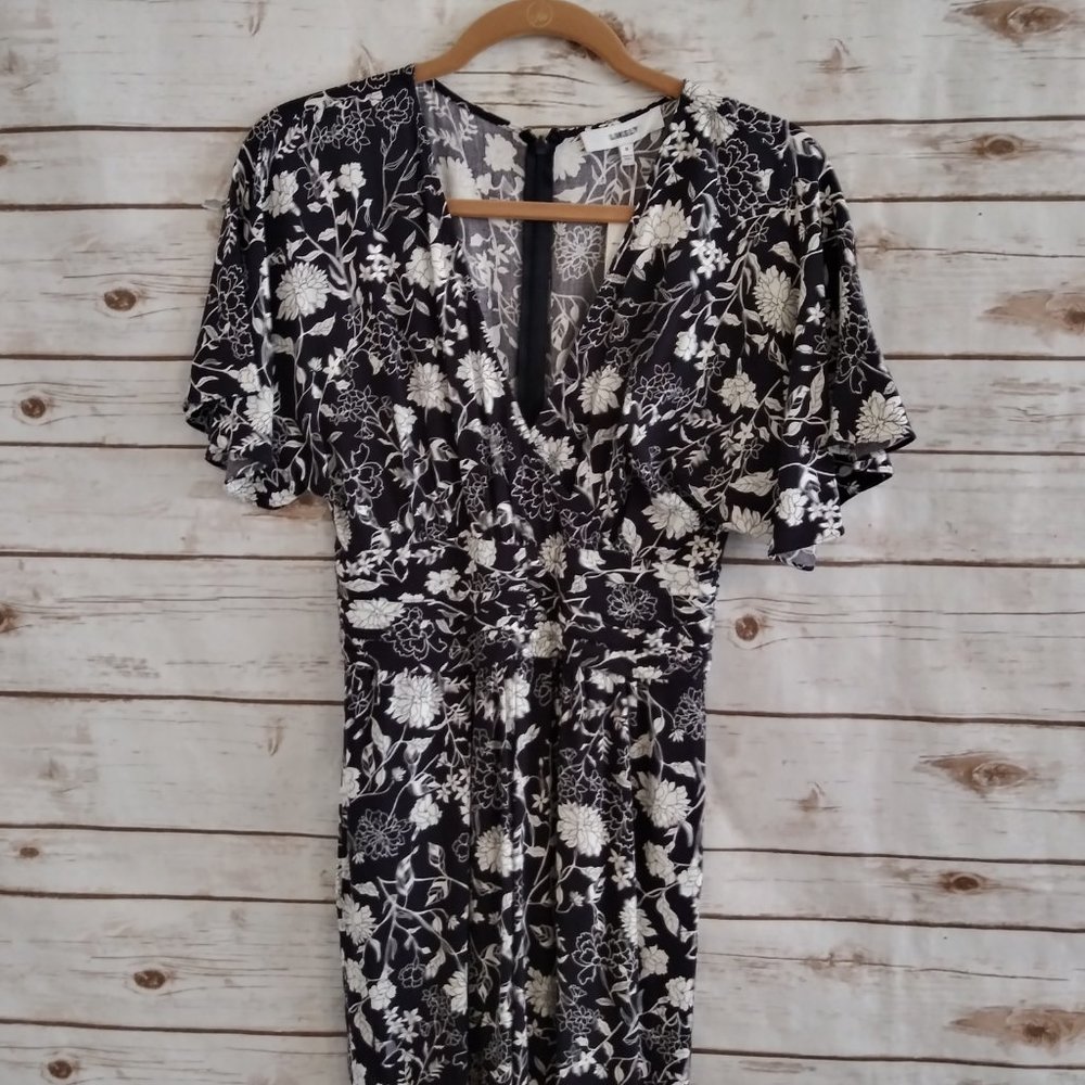 Likely Nellie Navy Blue & White Floral V-neck Jumpsuit Size 0 NWT - Picture 2 of 7
